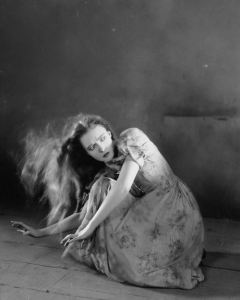 LILLIAN GISH WAS A GREAT ACTRESS! (Shouting from rooftops.)