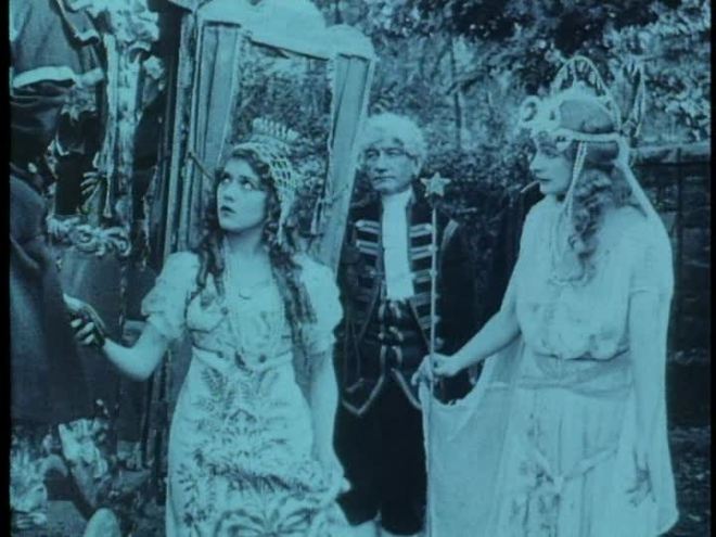 Mary Pickford is going to the ball!