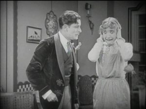 her-sister-from-paris-image-5